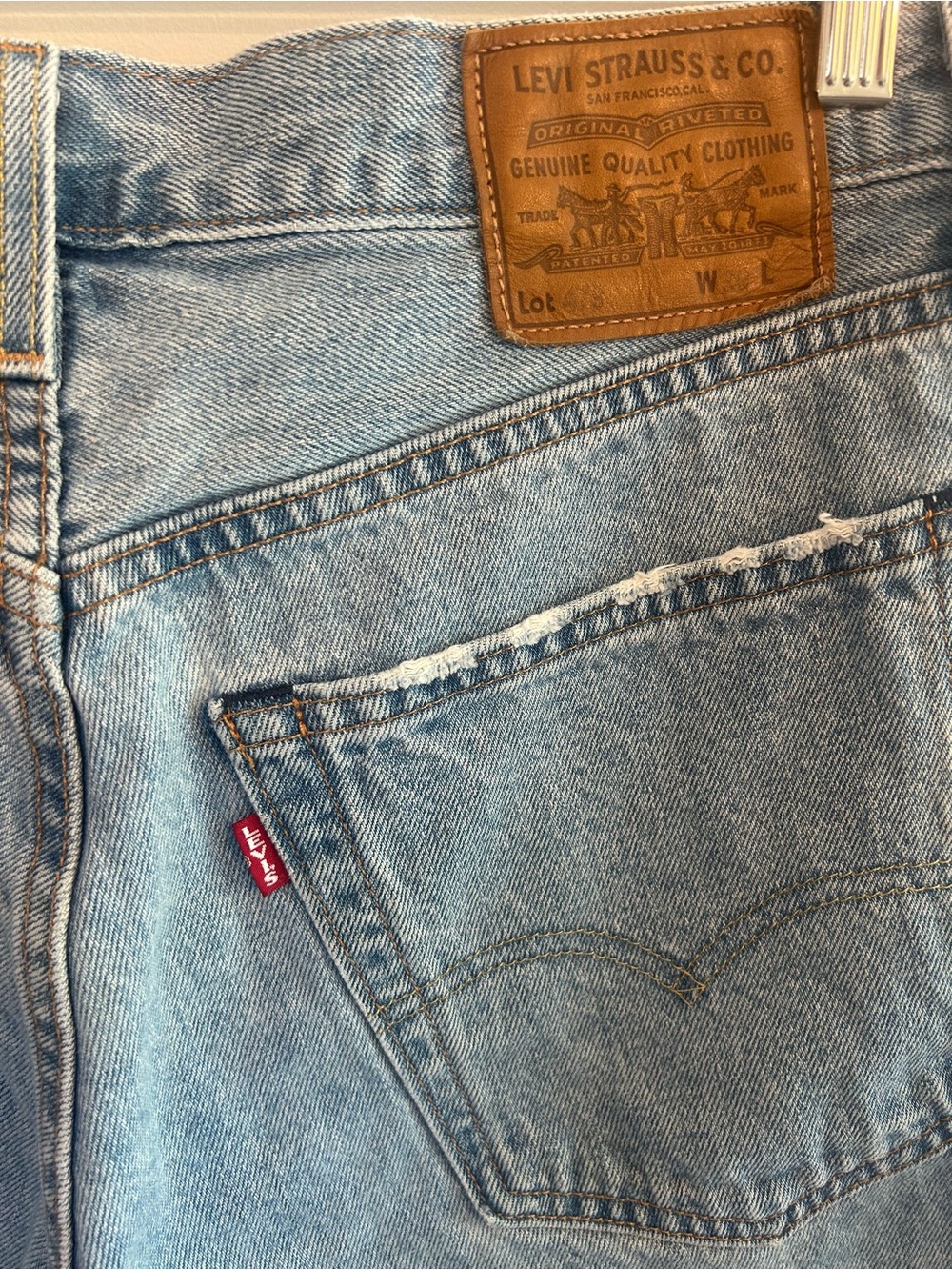 SOLD Levi's Light Blue Denim Jorts Womens Size 30 Summer 90s Style Jean Shorts - Picture 3 of 4